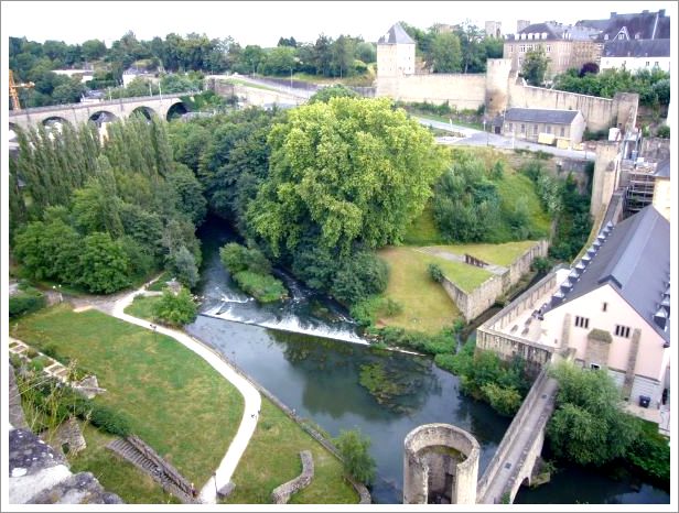 Luxembourg : Gründ